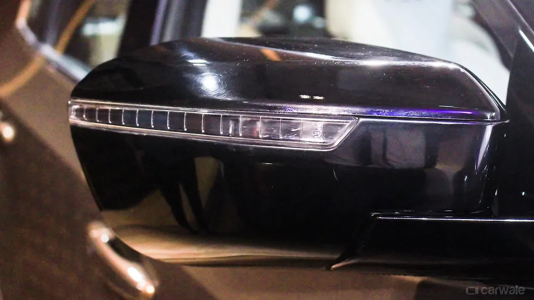 Harrier ORVM Blinker Image, Harrier Photos in India - CarWale