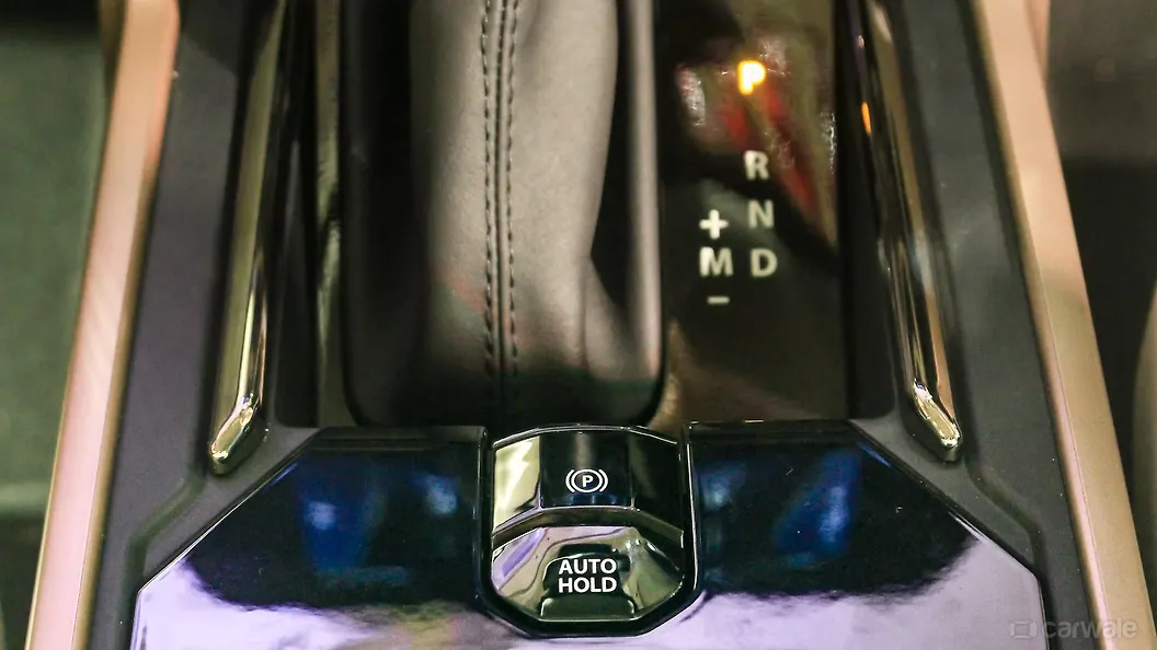 Harrier Parking Brake/Emergency Brake Image, Harrier Photos in India CarWale