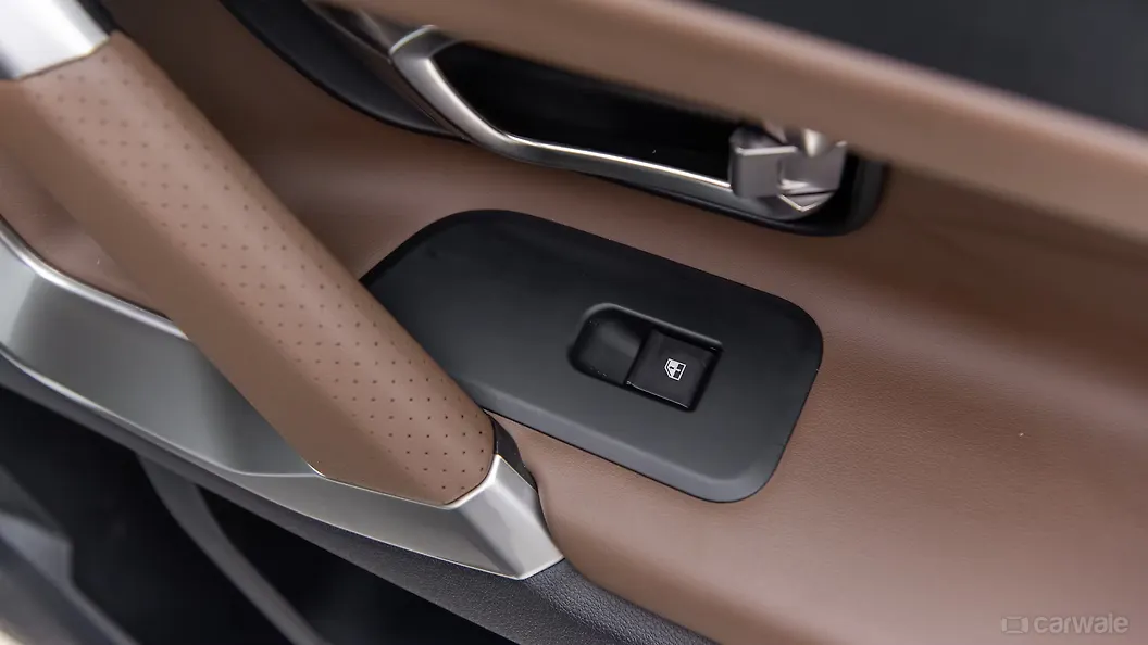 Harrier Rear Power Window Switches Image, Harrier Photos in India - CarWale