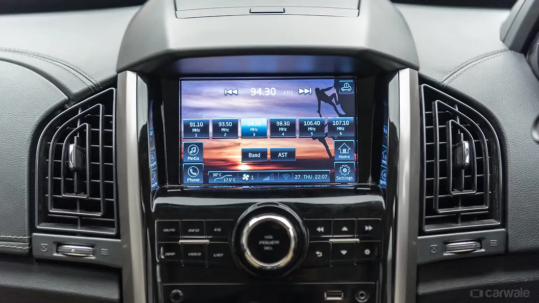 XUV500 Front Centre Air Vents Image, XUV500 Photos in India CarWale