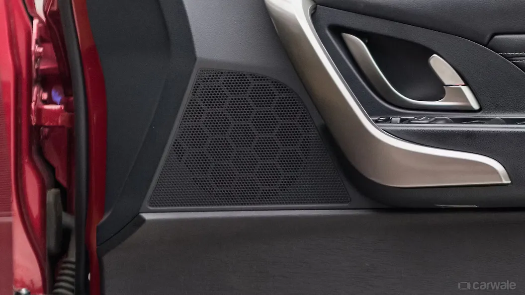 XUV500 Front Speakers Image, XUV500 Photos in India CarWale