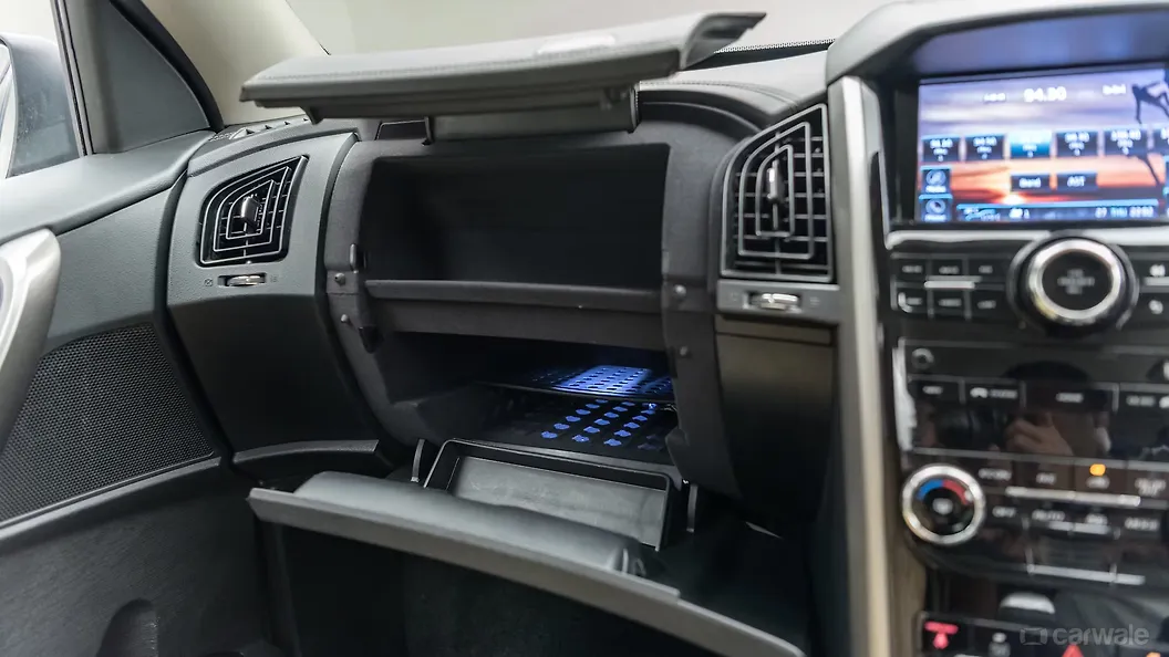 XUV500 Glove Box Image, XUV500 Photos in India CarWale
