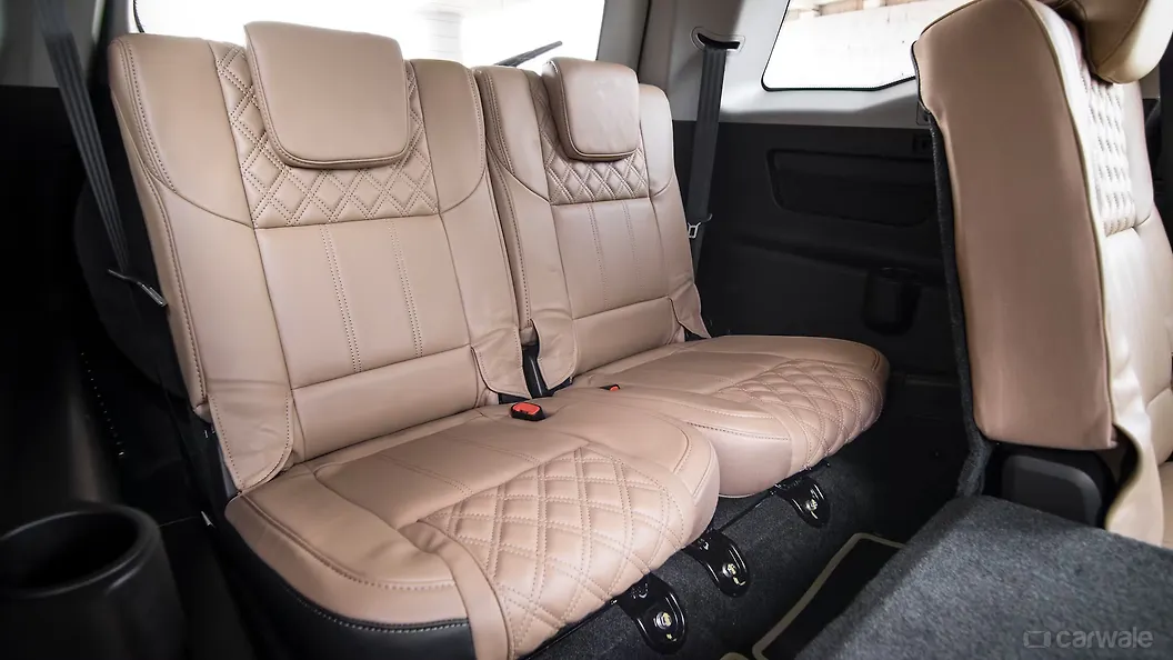 XUV500 Third Row Seats Image, XUV500 Photos in India CarWale
