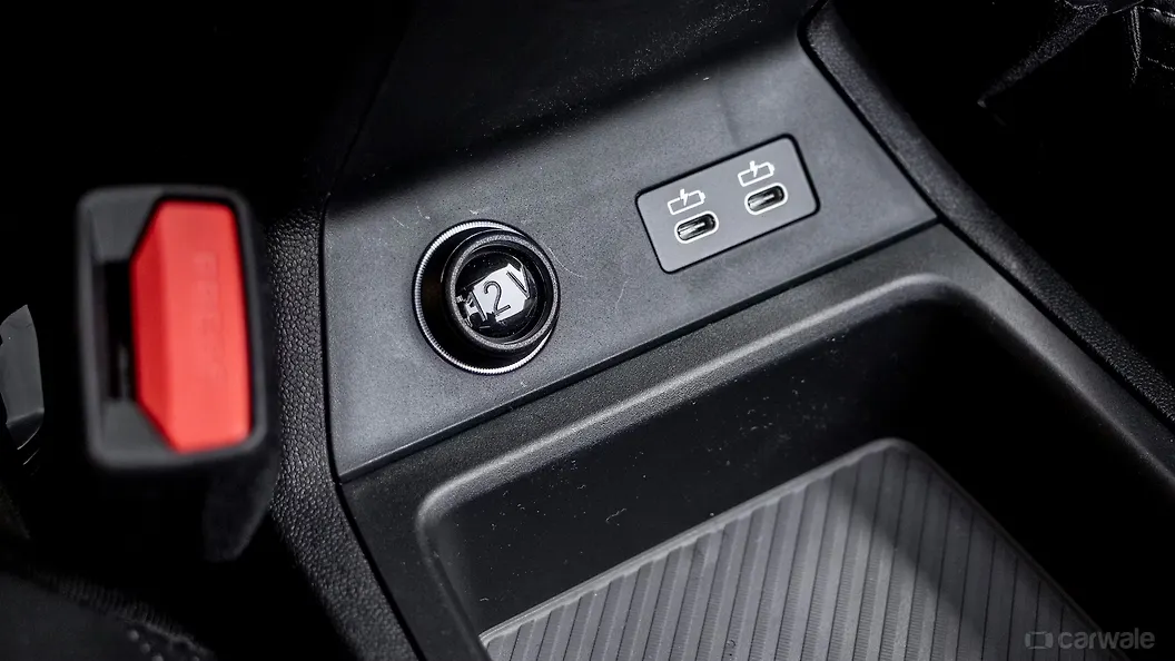 Mini Countryman USB Port/AUX/Power Socket/Wireless Charging Mini Countryman USB Port/AUX/Power Socket/Wireless Charging