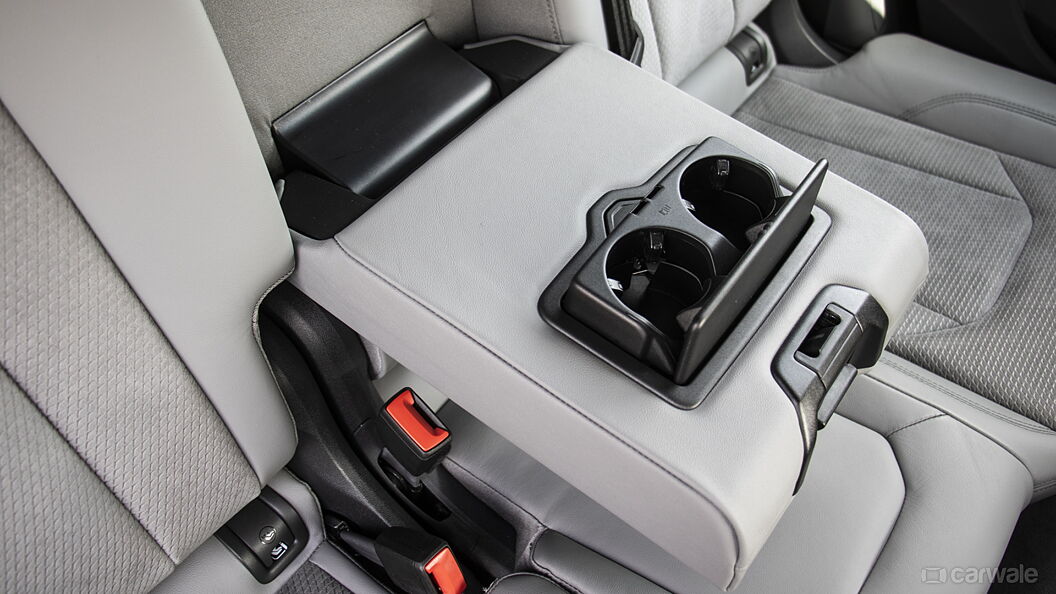 Audi Q8 Rear Cup Holders