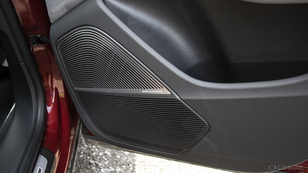 Audi Q8 Rear Speakers