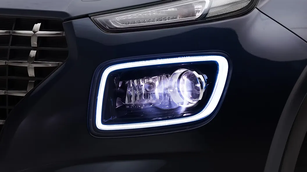 Left Driver Side Headlight Assembly For 2020-2023 Hyundai Venue – Halogen – Chrome Housing – Makerauto