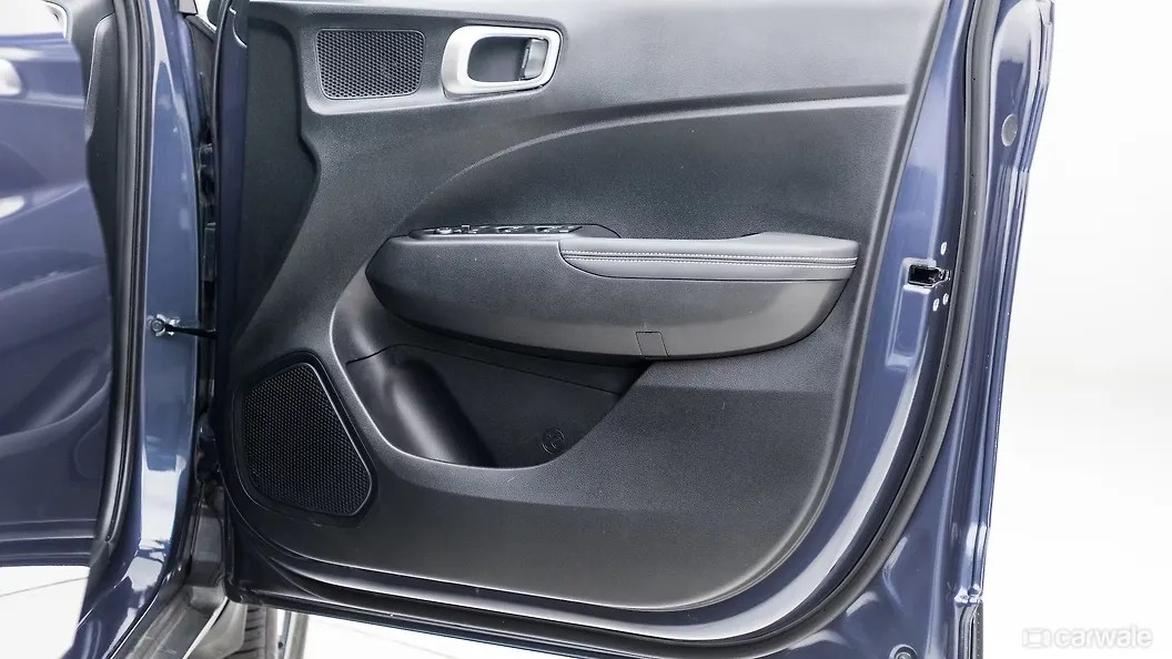 Venue [20192022] Front Right Door Pad Image, Venue [20192022] Photos