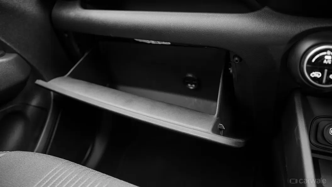 Venue [20192022] Glove Box Image, Venue [20192022] Photos in India