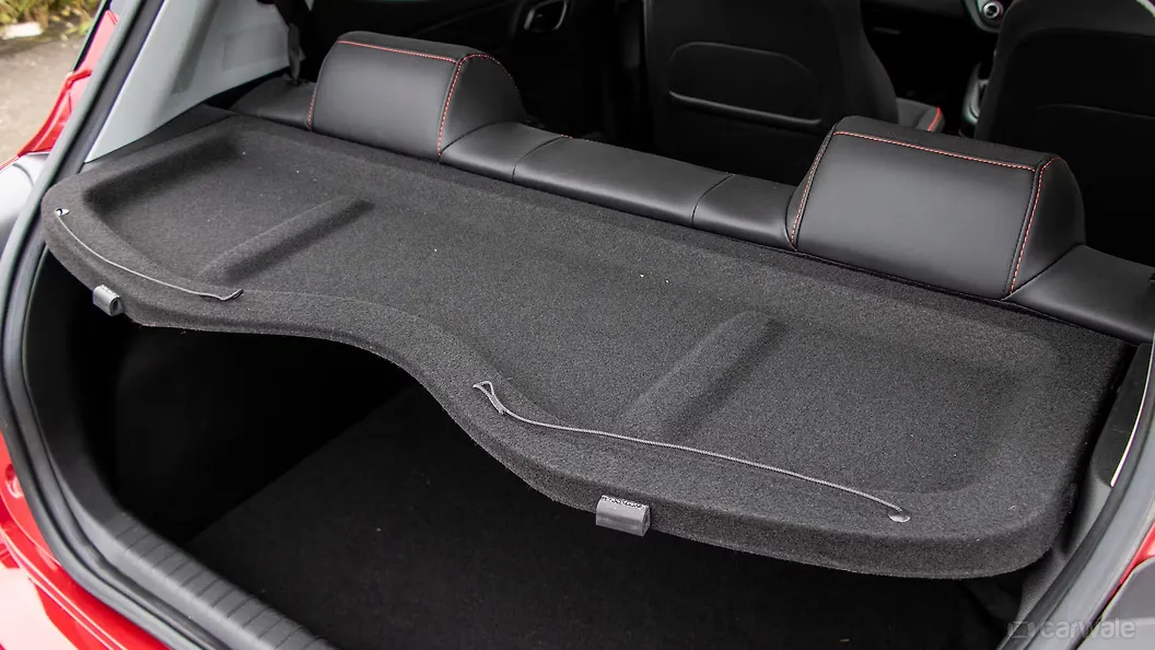 Grand i10 Nios Bootspace with Parcel Tray/Retractable Image, Grand i10