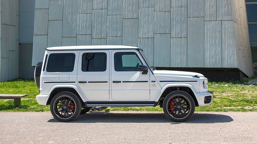 Discontinued Mercedes-Benz G-Class 2018 Right Side View