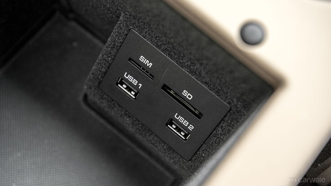 Porsche Macan [2019-2021] USB Port/AUX/Power Socket/Wireless Charging