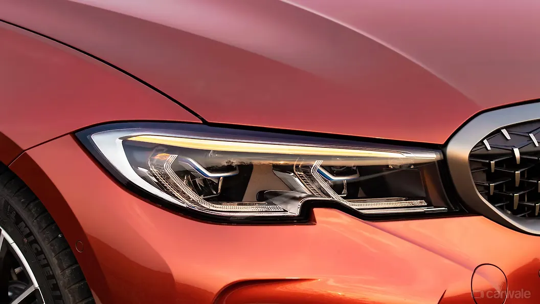 3 Series Blinker Image, 3 Series Photos in India - CarWale