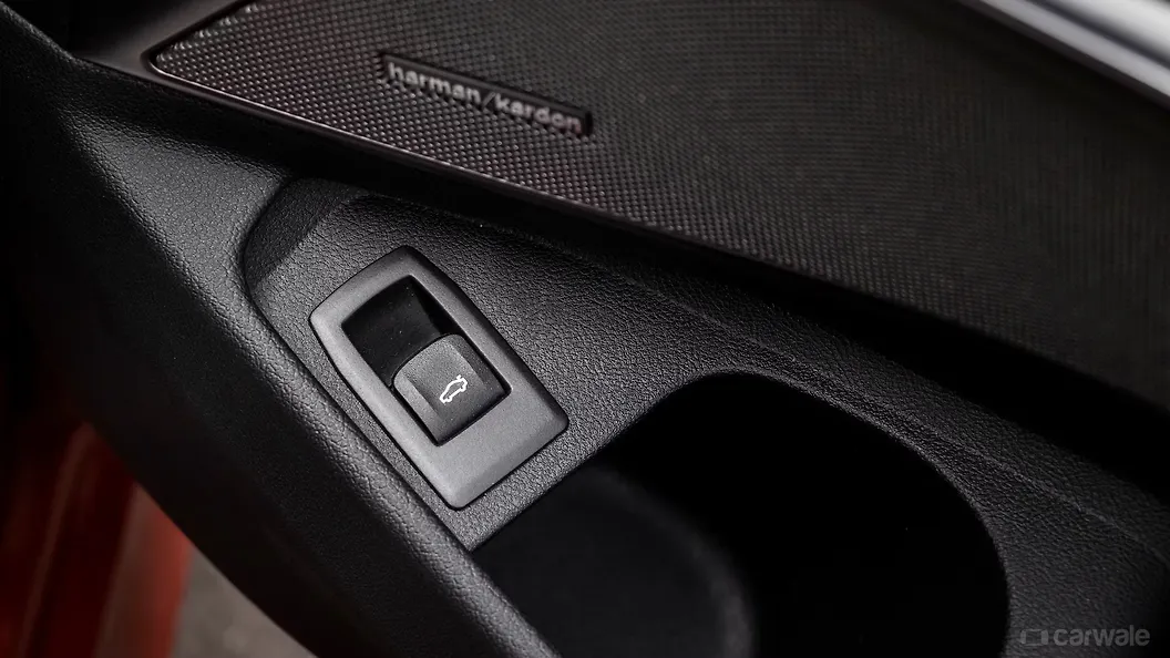 3 Series Boot Release Lever/Fuel Lid Release Lever Image, 3 Series