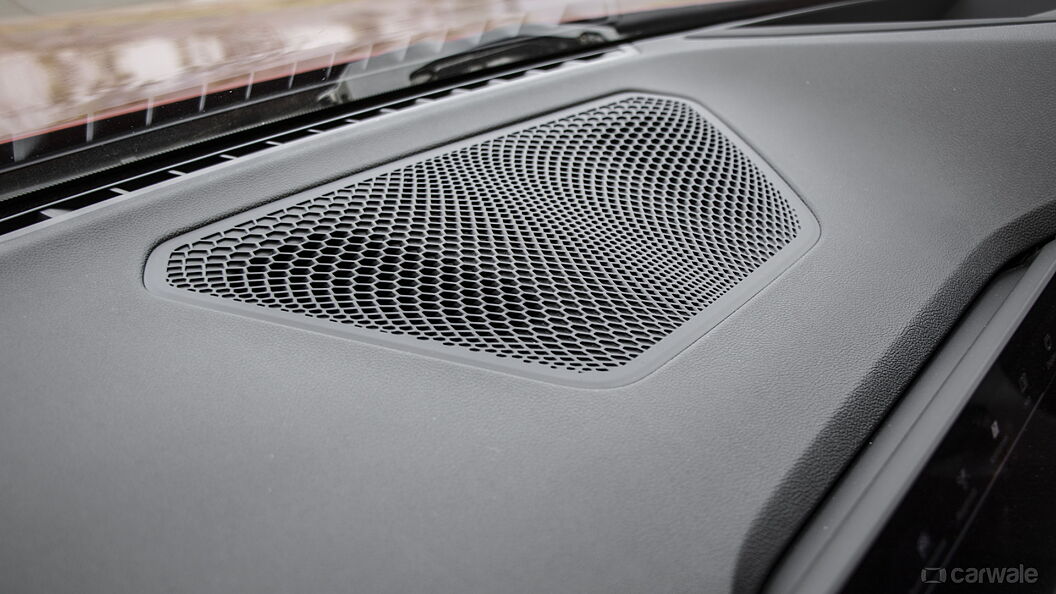 BMW 3 Series Central Dashboard - Top Storage/Speaker