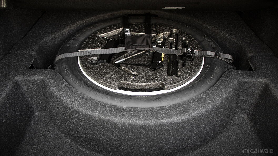 BMW 3 Series Under Boot/Spare Wheel