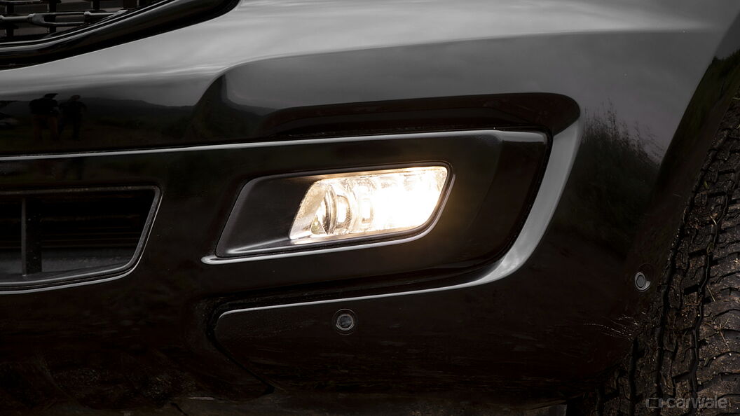 Ford Endeavour Front Fog Lamp