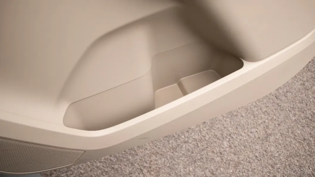 Endeavour Driver Side Front Door Pocket Image, Endeavour Photos in