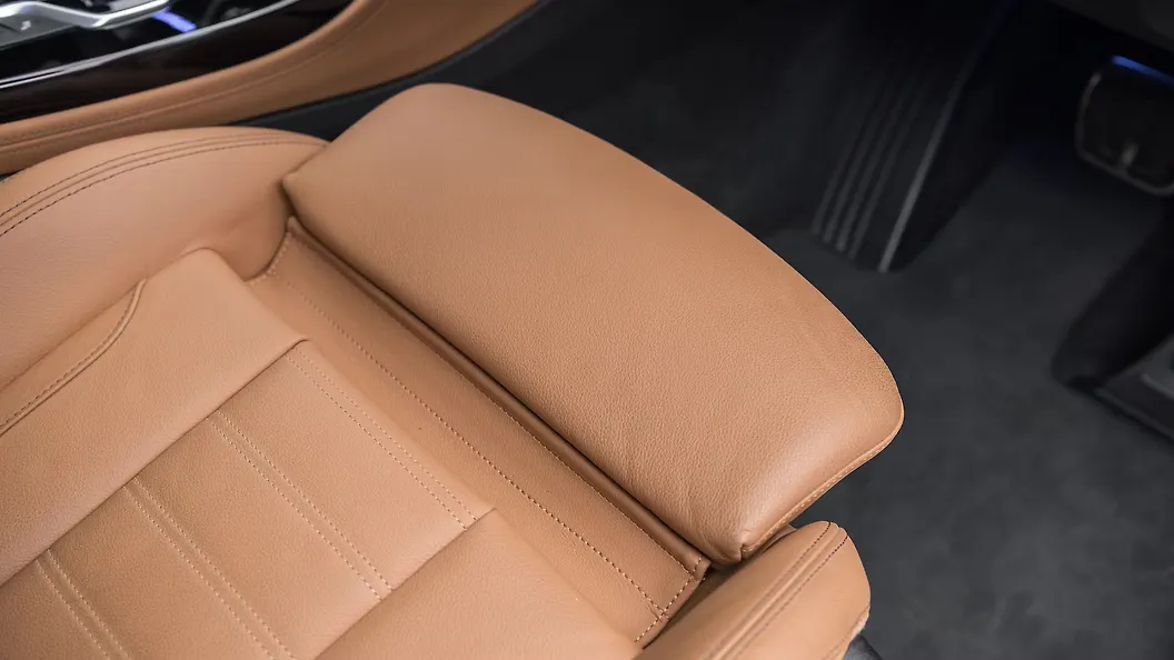 x4-driver's-seat-adjustable-under-thigh-support x4-driver's-seat-adjustable-under-thigh-support