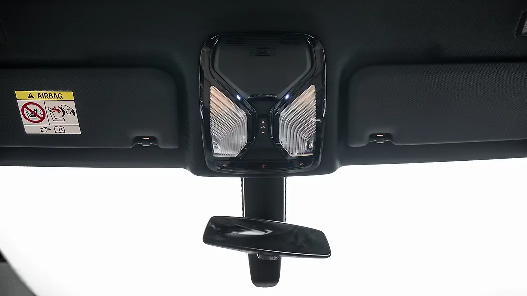 x4-roof-mounted-controls-sunroof-&-cabin-light-controls x4-roof-mounted-controls-sunroof-&-cabin-light-controls