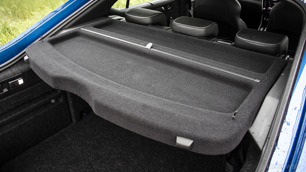Skoda Superb [2020-2023] Bootspace with Parcel Tray/Retractable