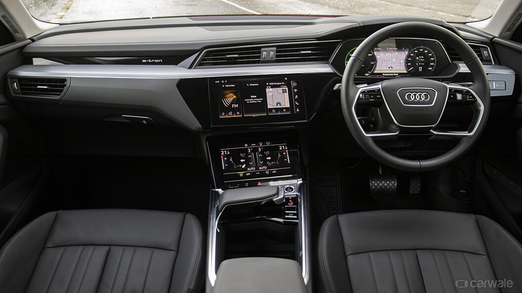 Audi e-tron Dashboard