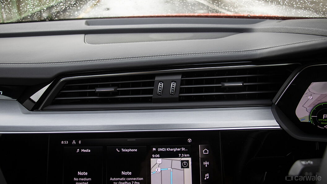 Audi e-tron Front Centre Air Vents