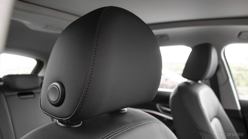 Audi e-tron Front Seat Headrest