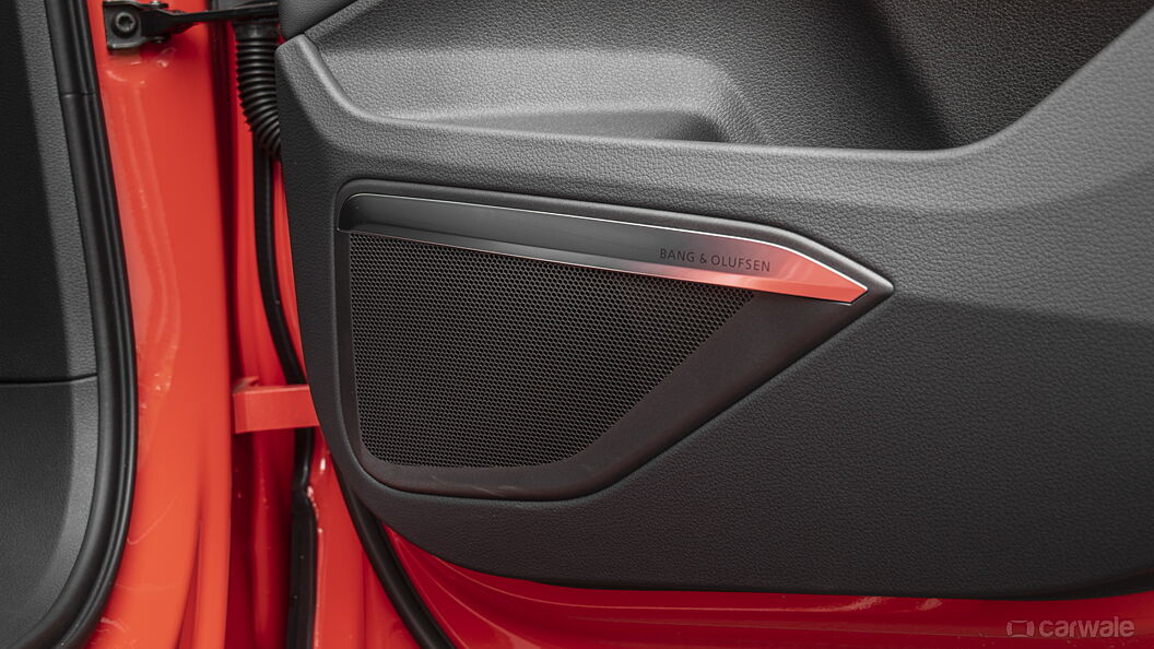 Audi e-tron Front Speakers