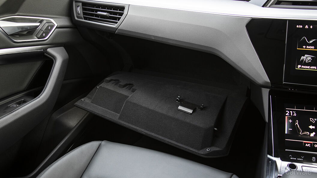 Audi e-tron Glove Box
