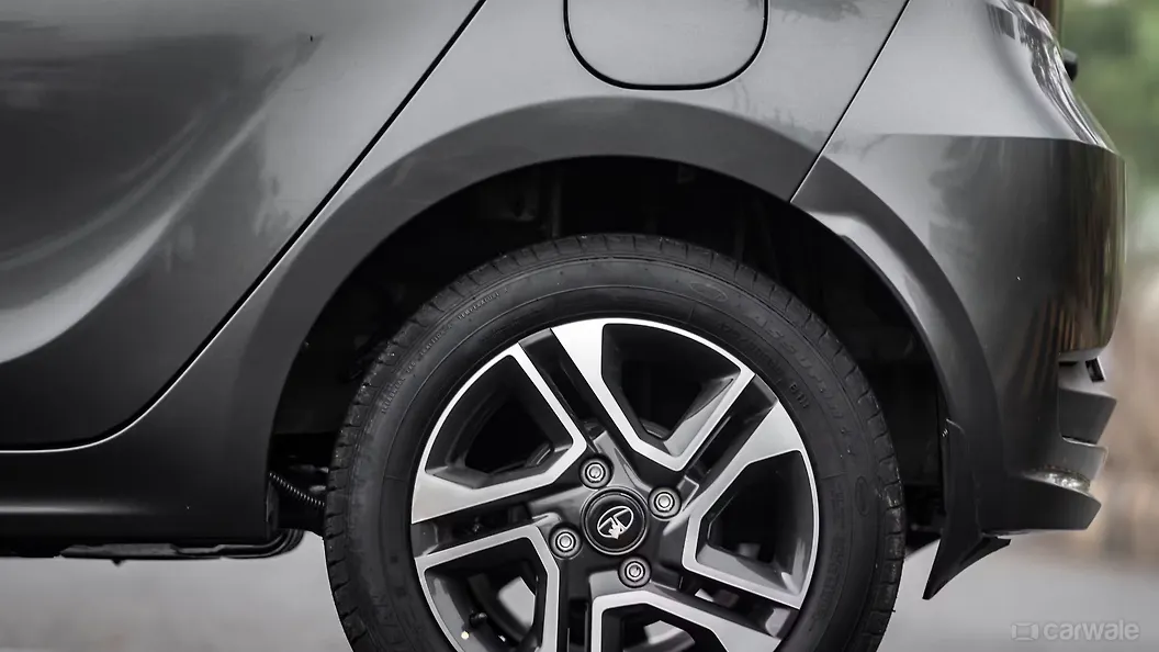 Tiago Front Fender Image, Tiago Photos in India CarWale