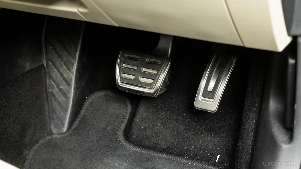 Octavia Pedals/Foot Controls Image, Octavia Photos in India CarWale