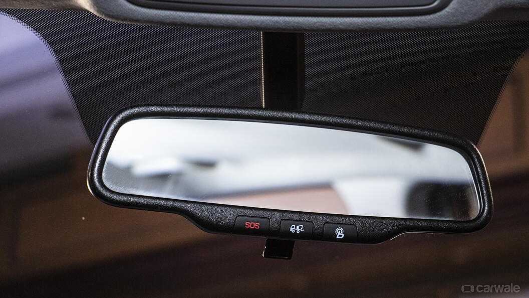 i20 Inner Rear View Mirror Image, i20 Photos in India - CarWale