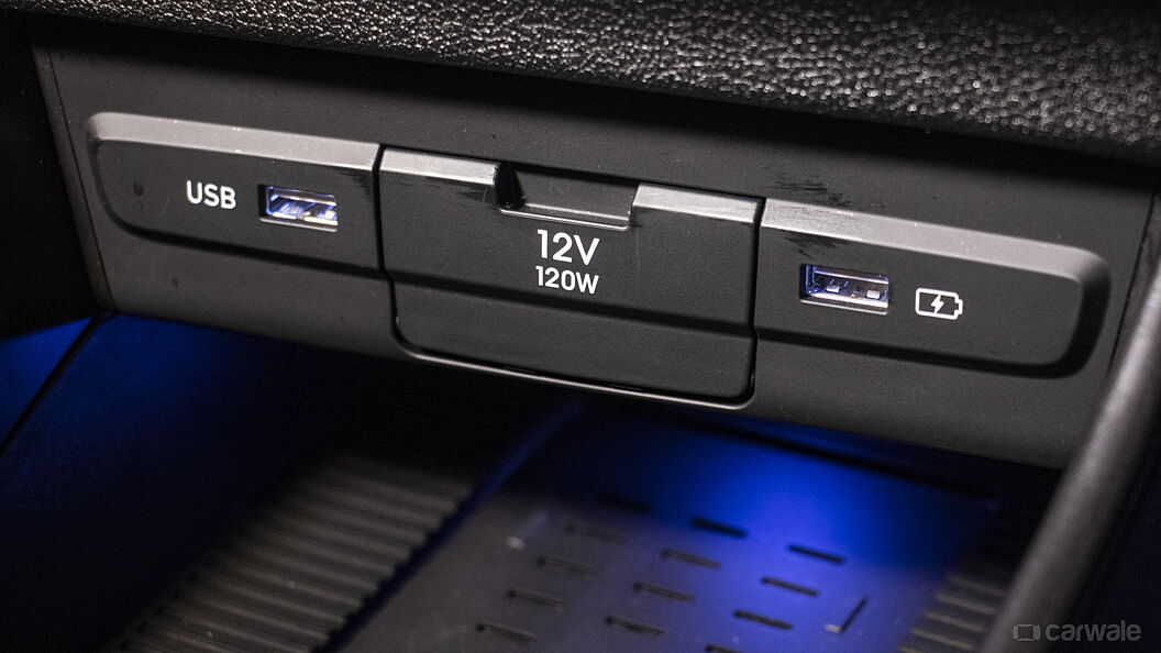 Discontinued Hyundai i20 2020 USB Port/AUX/Power Socket/Wireless Charging