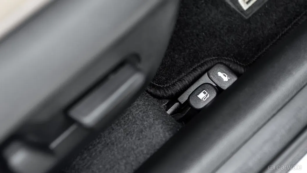 Elantra Boot Release Lever/Fuel Lid Release Lever Image, Elantra Photos