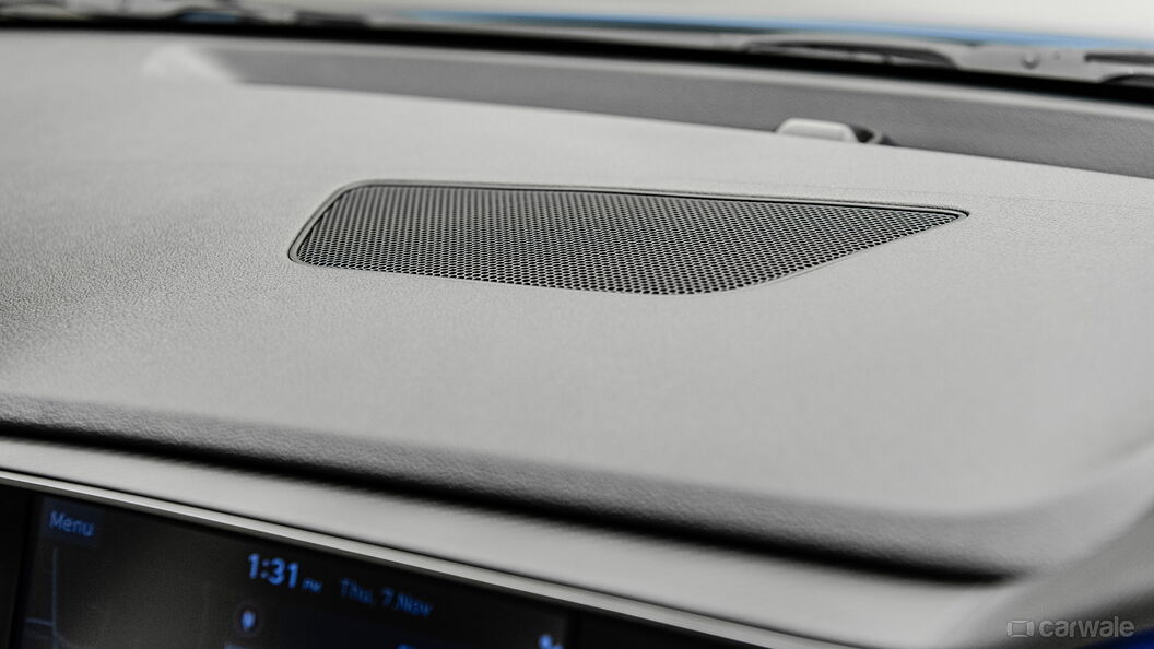Hyundai Elantra Central Dashboard - Top Storage/Speaker