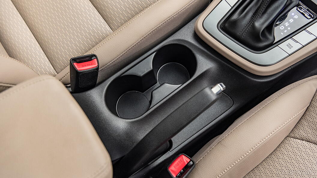 Elantra Cup Holders Image, Elantra Photos in India CarWale