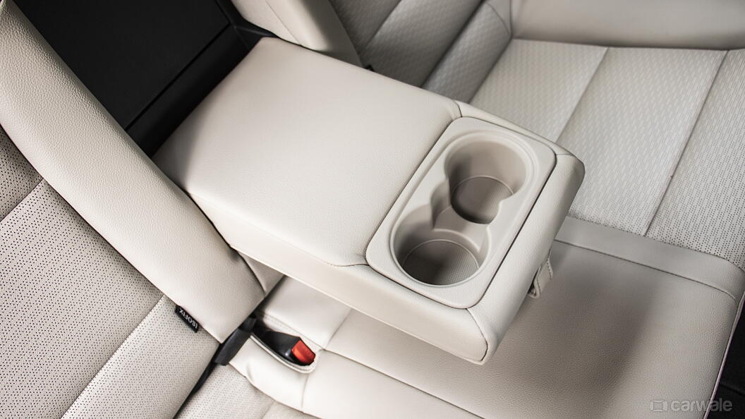 Elantra Rear Cup Holders Image, Elantra Photos in India CarWale