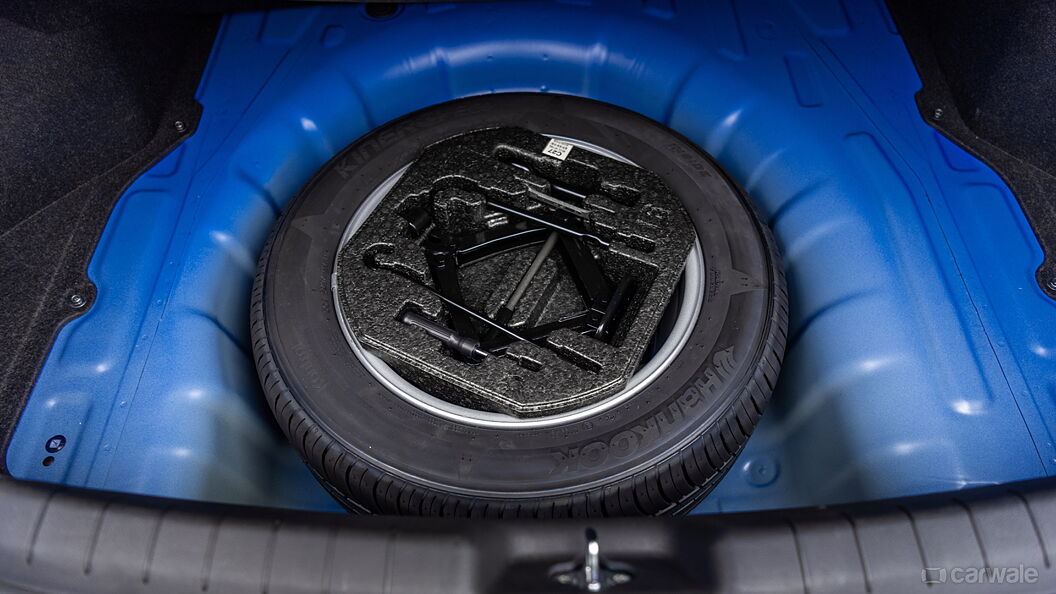 Hyundai Elantra Under Boot/Spare Wheel