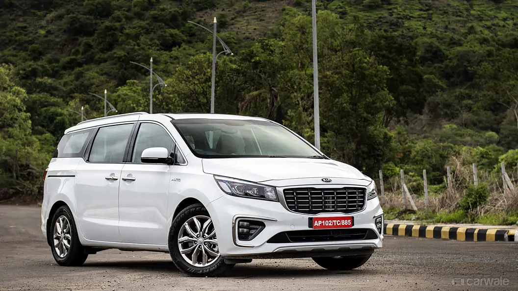 Kia Carnival Right Front Three Quarter