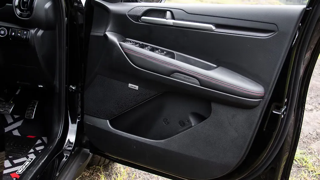 Kia Photo, front right door pad Image CarWale