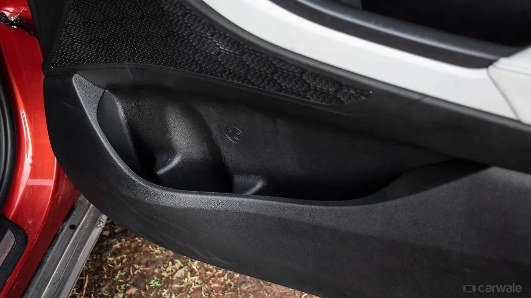 Creta Driver Side Front Door Pocket Image, Creta Photos in India CarWale