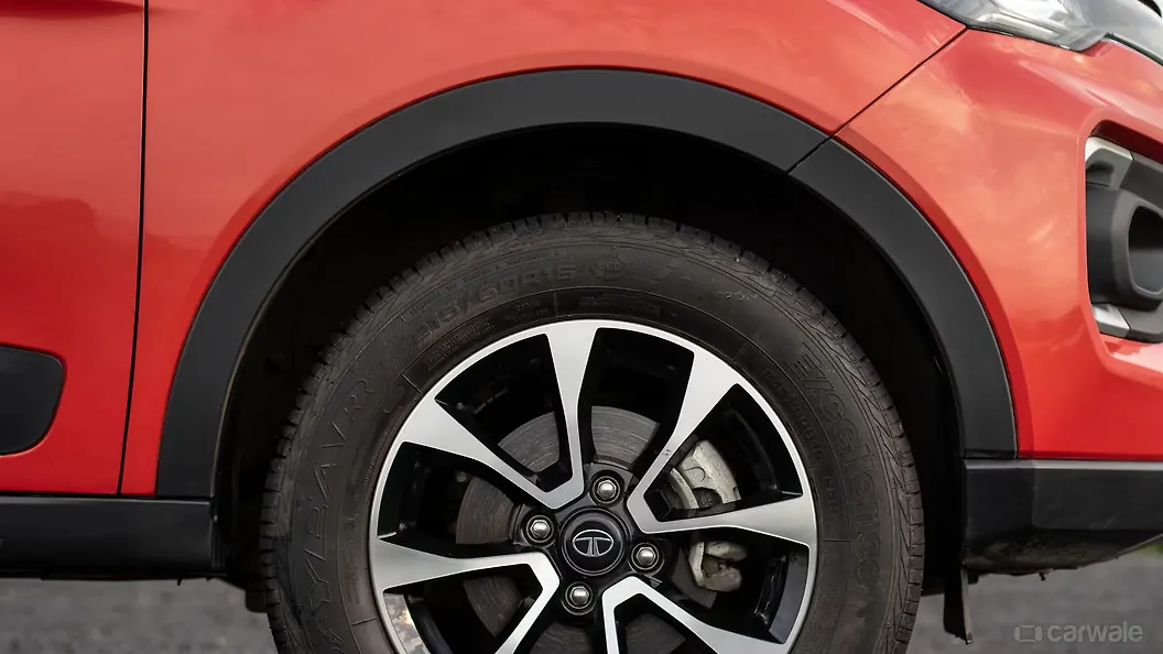 Nexon Front Fender Image, Nexon Photos in India CarWale