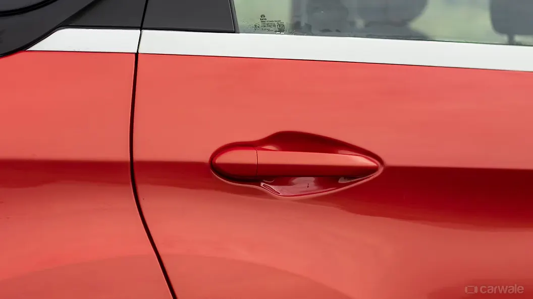 Nexon Rear Door Handle Image, Nexon Photos in India CarWale