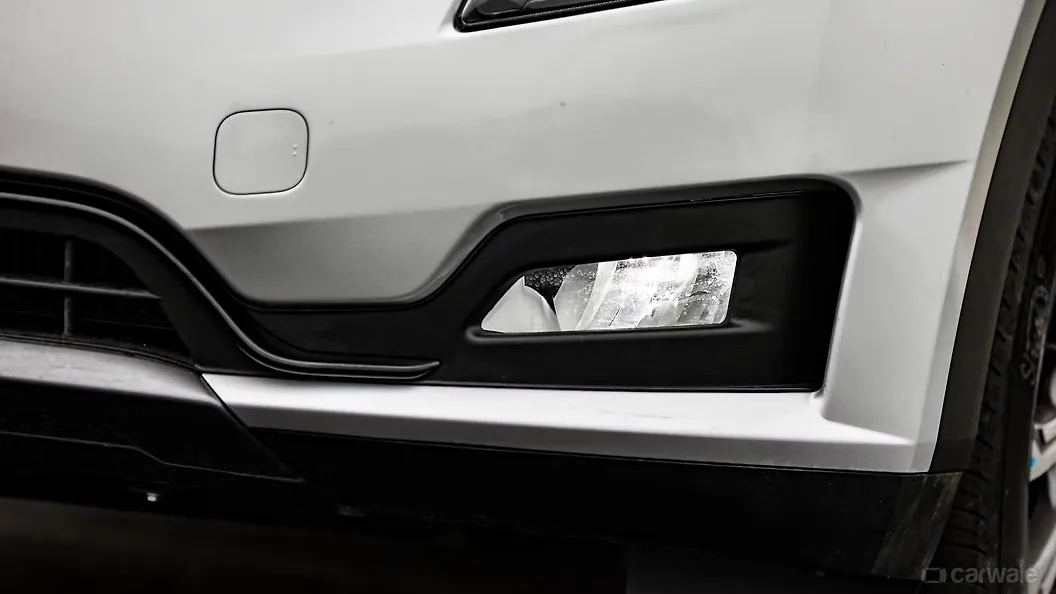 XUV700 Front Fog Lamp Image, XUV700 Photos in India CarWale