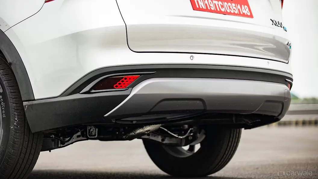 XUV700 Rear Bumper Image, XUV700 Photos in India CarWale