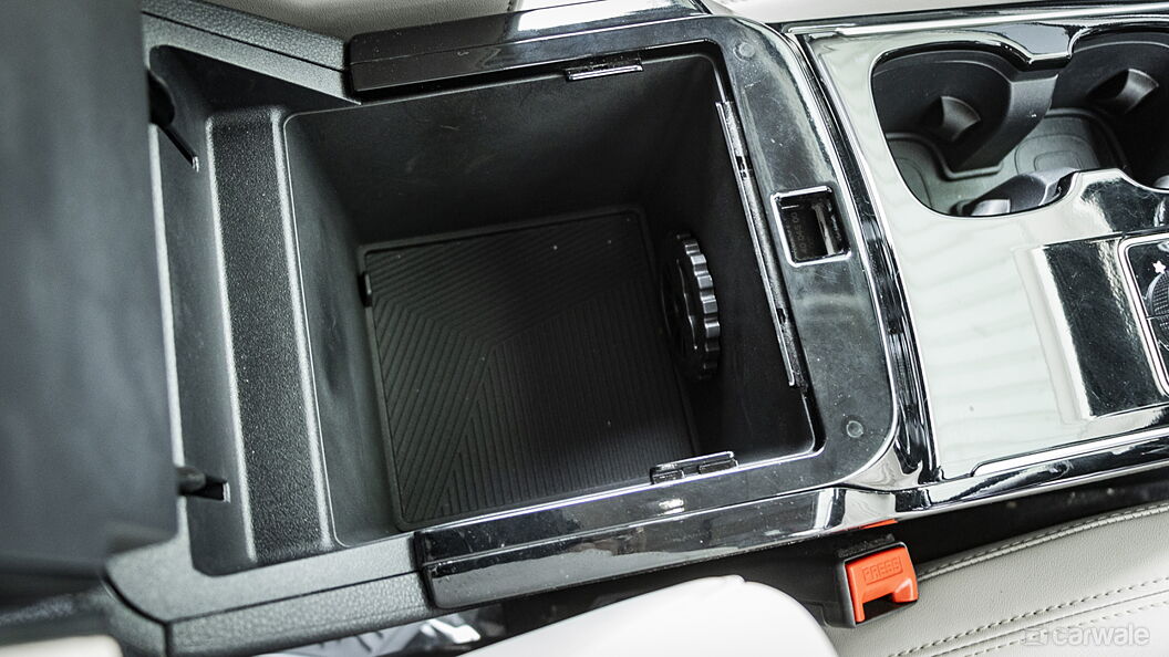 Mahindra XUV700 Front Centre Arm Rest Storage