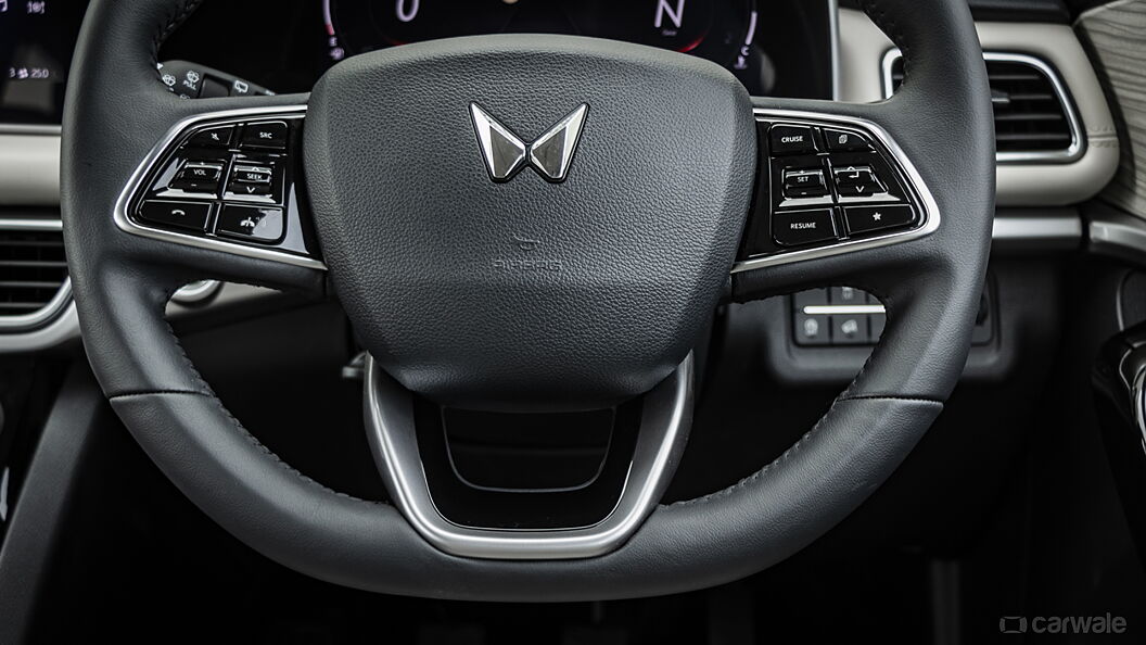Mahindra XUV700 Steering Mounted Controls