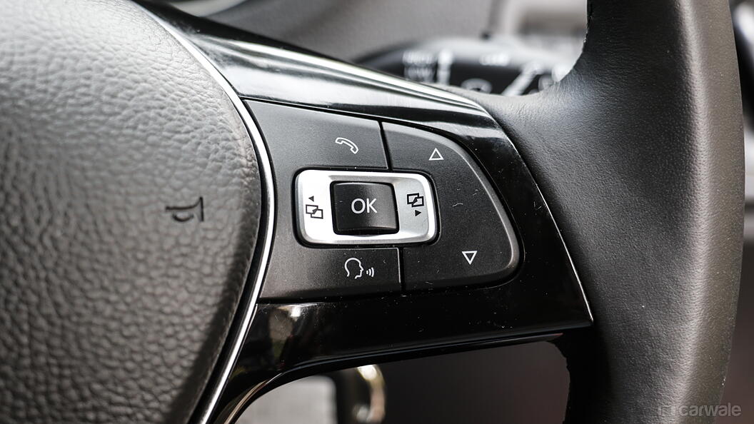 Polo Steering Mounted Audio Controls Image, Polo Photos in India - CarWale