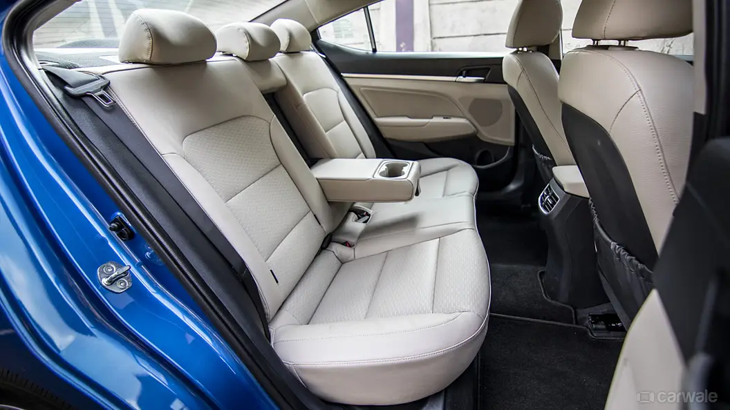 Elantra Rear Seat Space Image, Elantra Photos in India CarWale